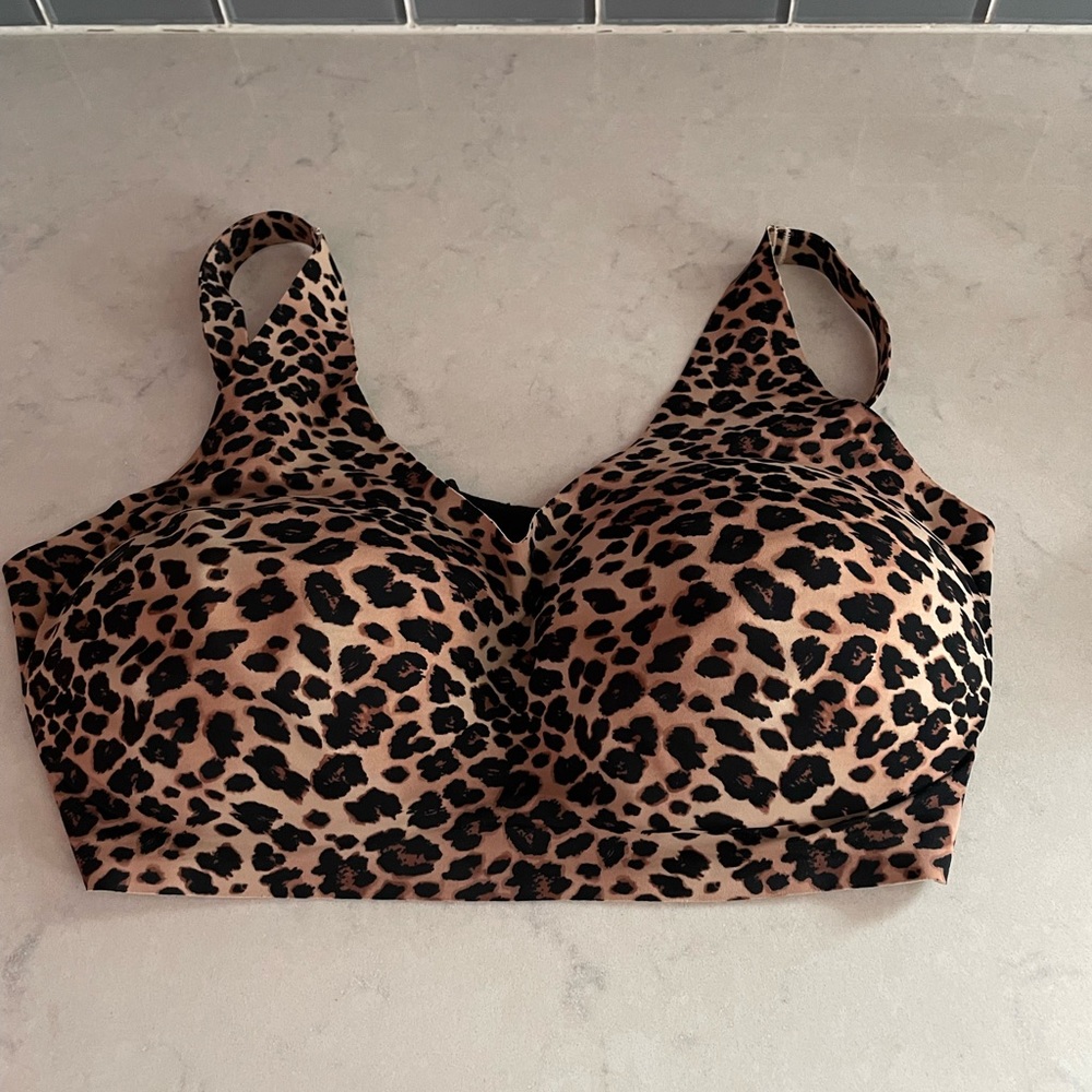 Secret Treasures -Brand New Satin Leopard print Push-up Bra Size L (36C)